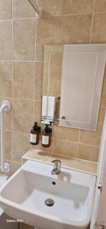 Archillects Entire Two Bedroom Comfy House - Free Parking Glasgow Eksteriør bilde