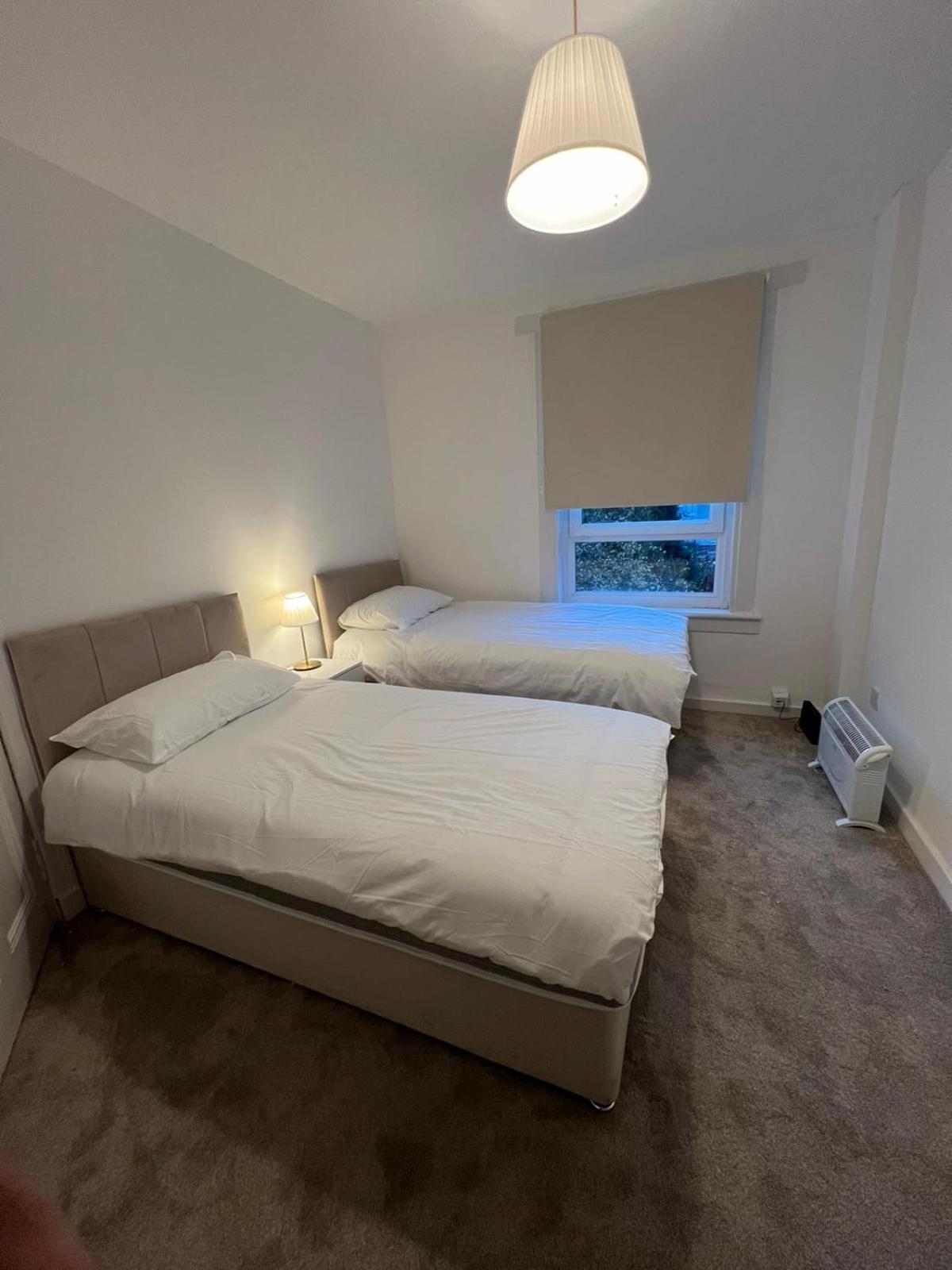 Archillects Entire Two Bedroom Comfy House - Free Parking Glasgow Eksteriør bilde